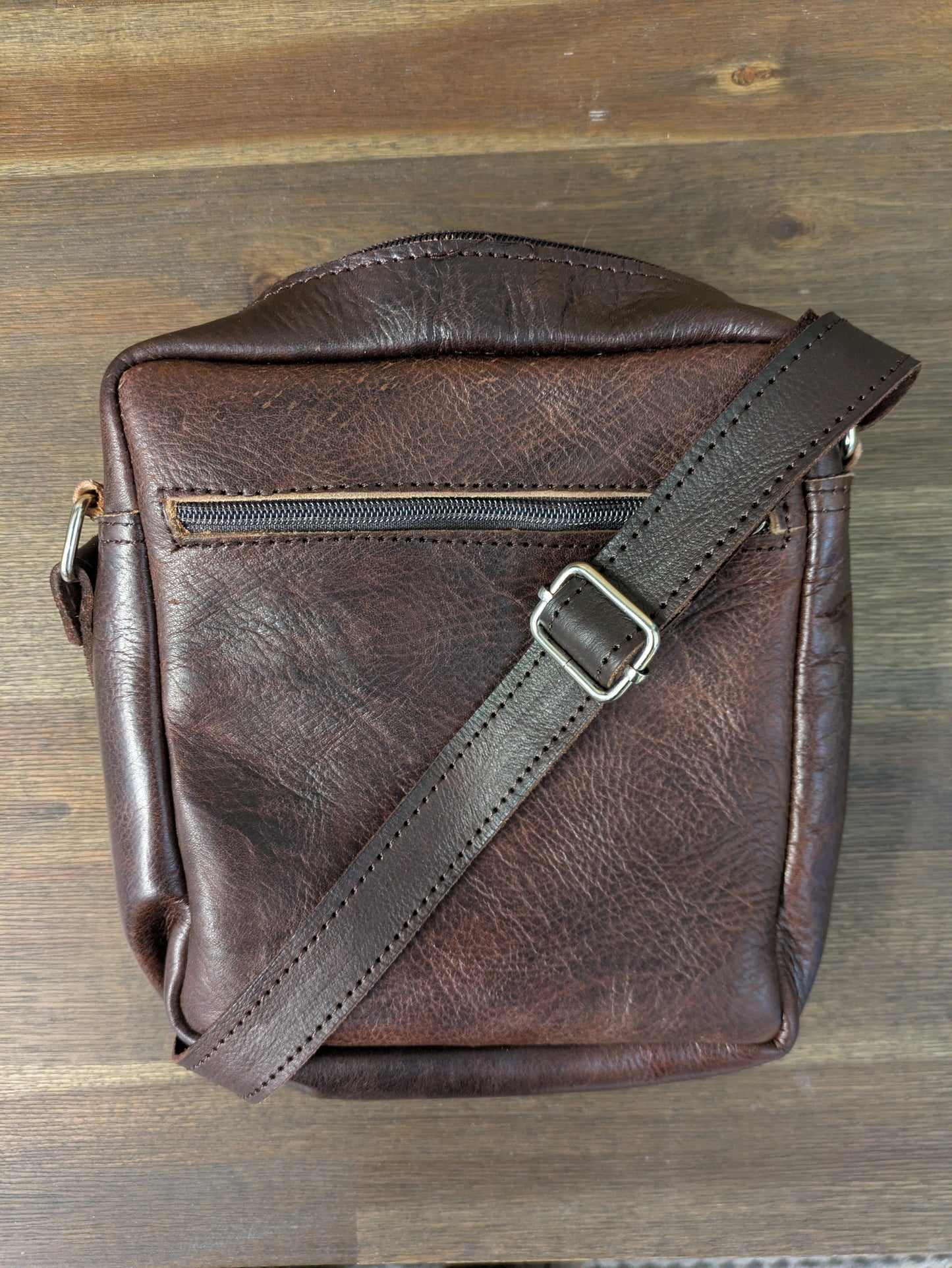 Die kleine Messenger-Tasche „Martil“ in Dunkelbraun
