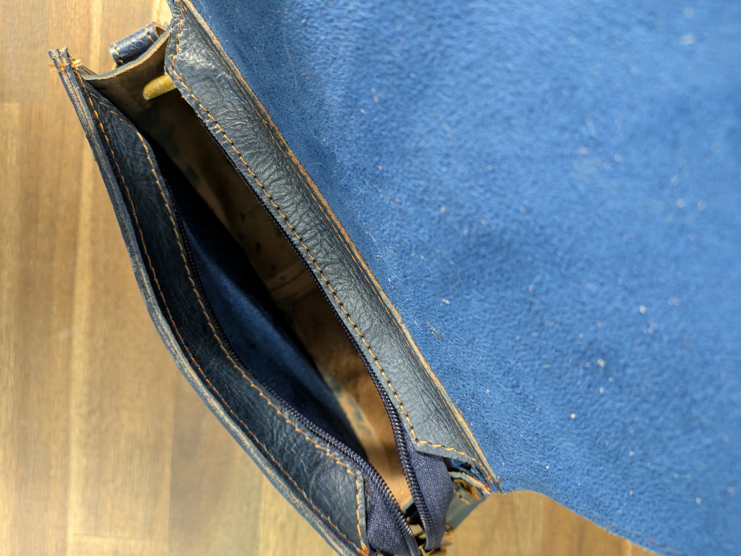 Die geprägte Satteltasche „Temara“ in Hellbraun