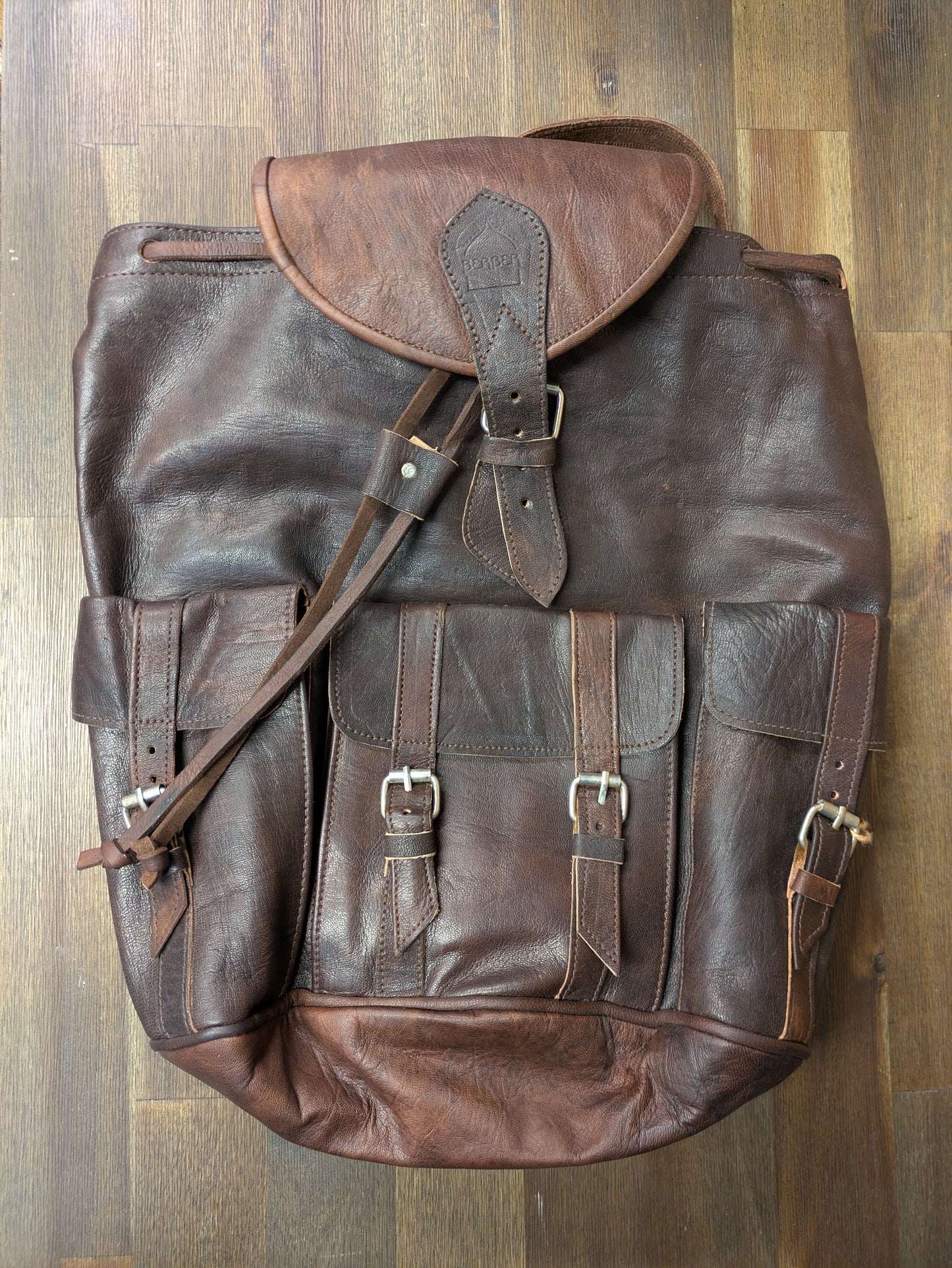 Der große Rucksack „Larache“ in Dunkelbraun