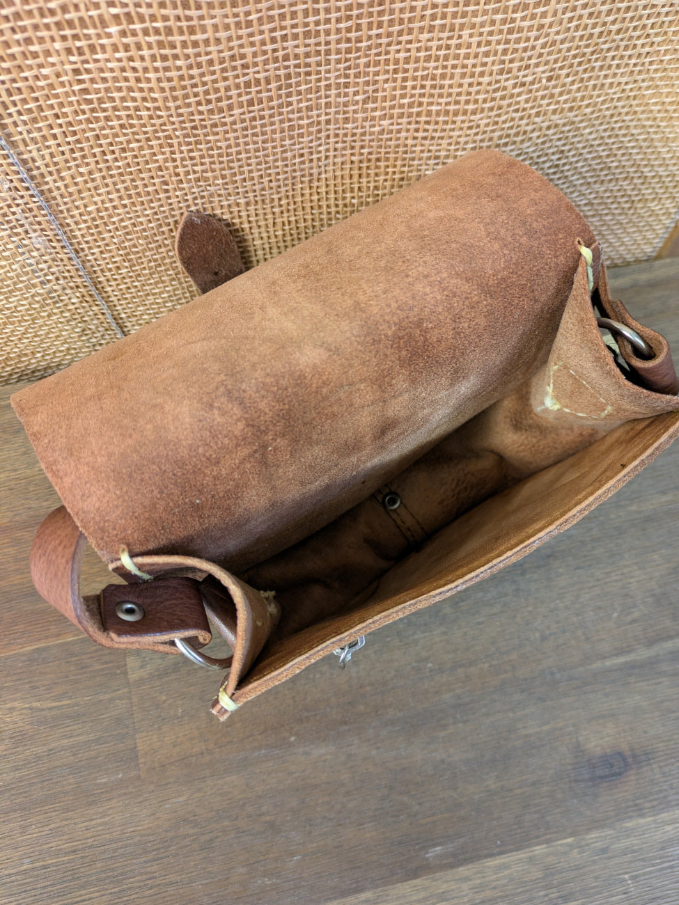 Sac de selle demi-lune Témara petit Modèle en beige