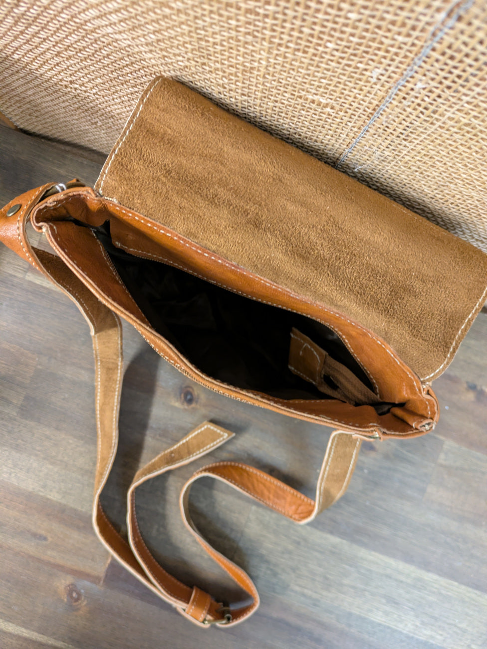 Sample - Small Messenger Bag in Tan