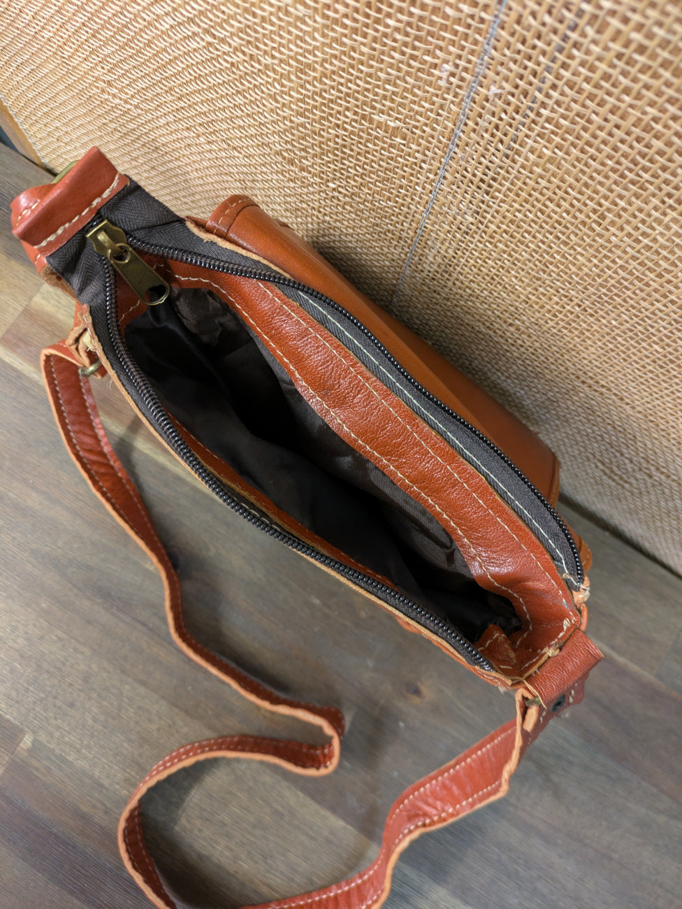 Sample - Small Messenger Bag in Light Brown